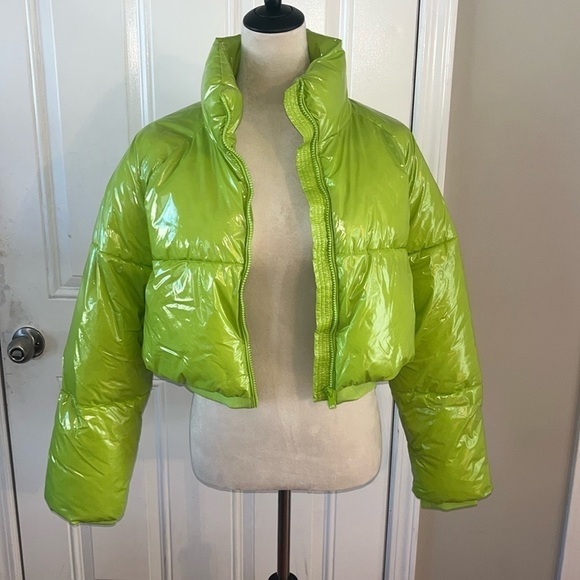 Forever 21 women’s pistachio puffer jacket Size medium - Picture 2 of 10
